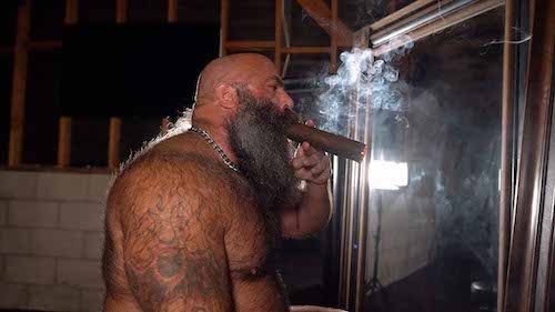 Bench cigar smoking with Sub